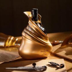 Hennessy и дизайнер Ким Джонс выпустили коллекционный коньяк Hennessy и дизайнер Ким Джонс выпустили коллекционный коньяк